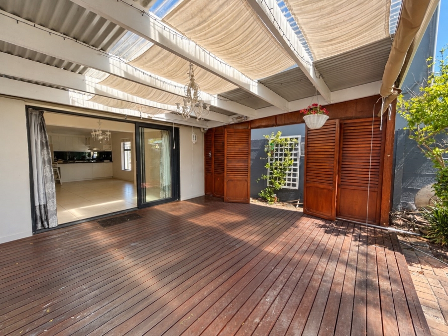 To Let 2 Bedroom Property for Rent in Diep River Western Cape